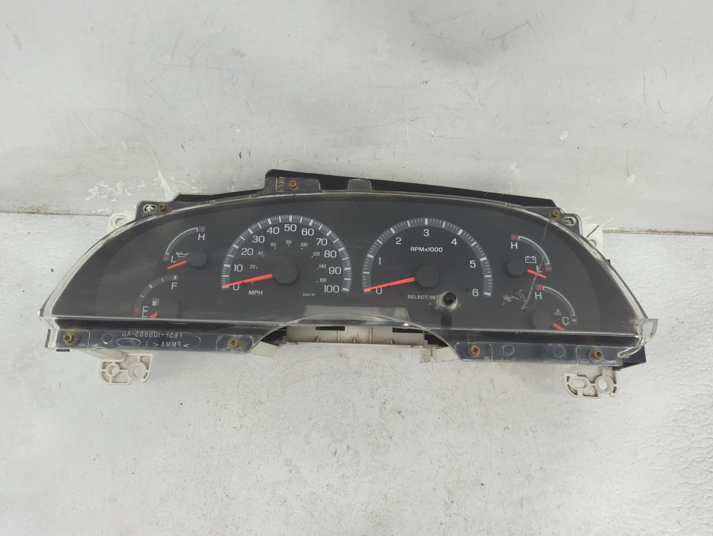 2000-2001 Ford F-150 Instrument Cluster Speedometer Gauges P/N:XL3F-10848-BD F82F-10B882-AE Fits Fits 2000 2001 OEM Used Aut