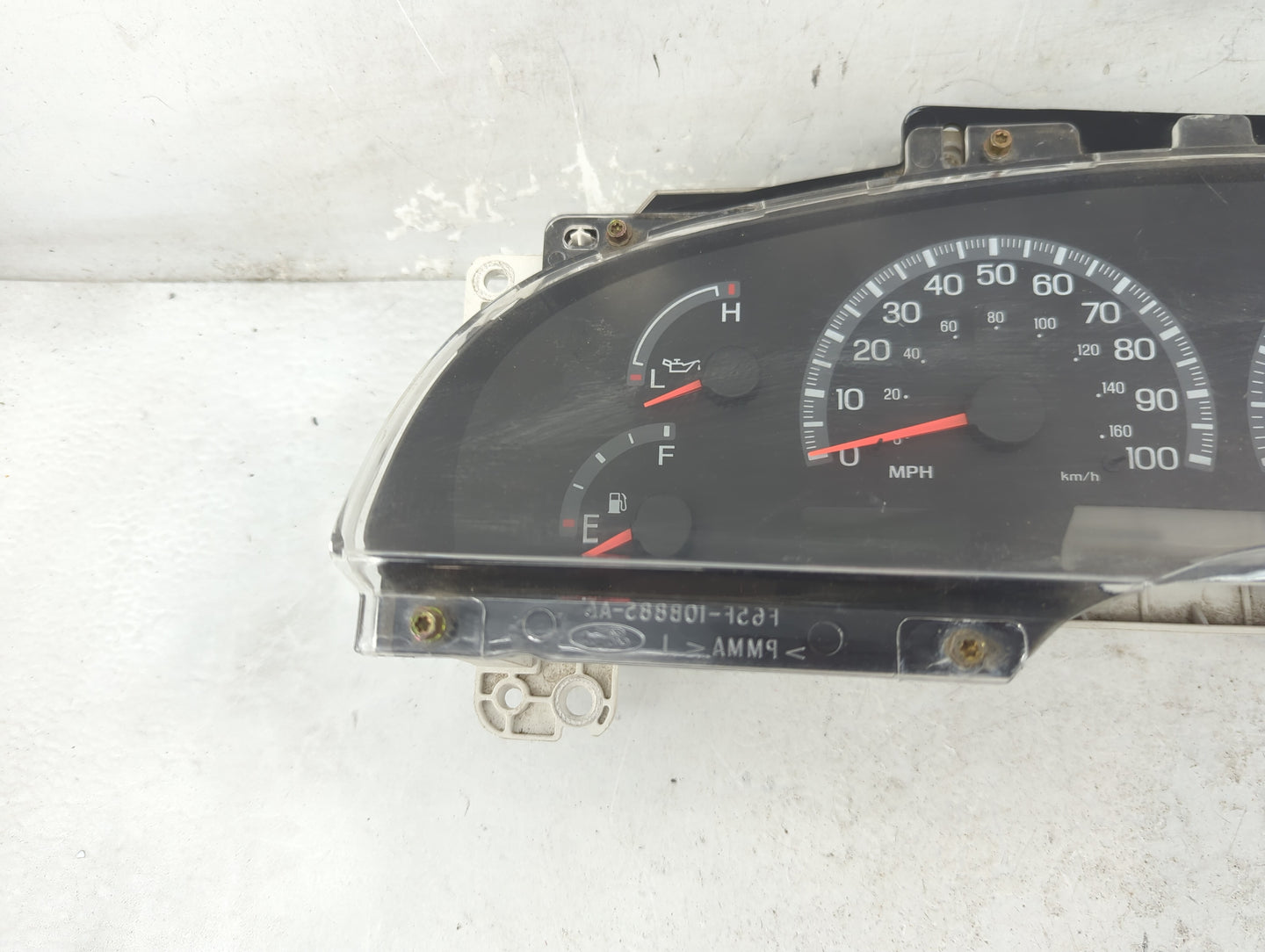 2000-2001 Ford F-150 Instrument Cluster Speedometer Gauges P/N:XL3F-10848-BD F82F-10B882-AE Fits Fits 2000 2001 OEM Used Aut