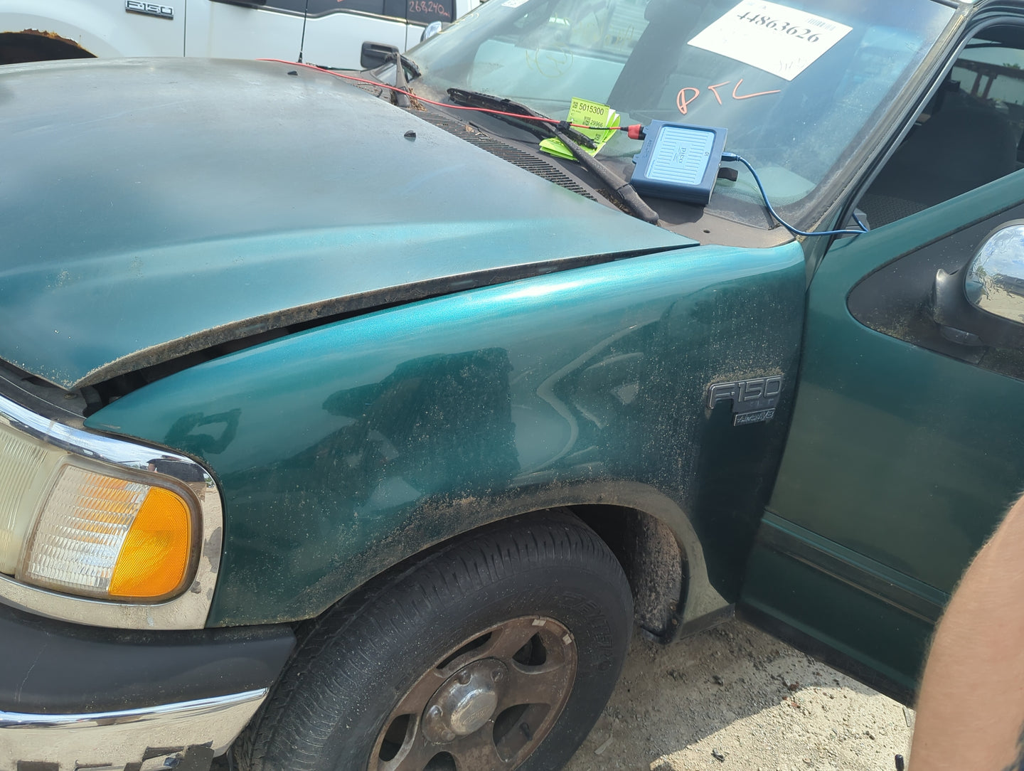 2001-2003 Ford F-150 Driver Fender - Oemusedautoparts1.com