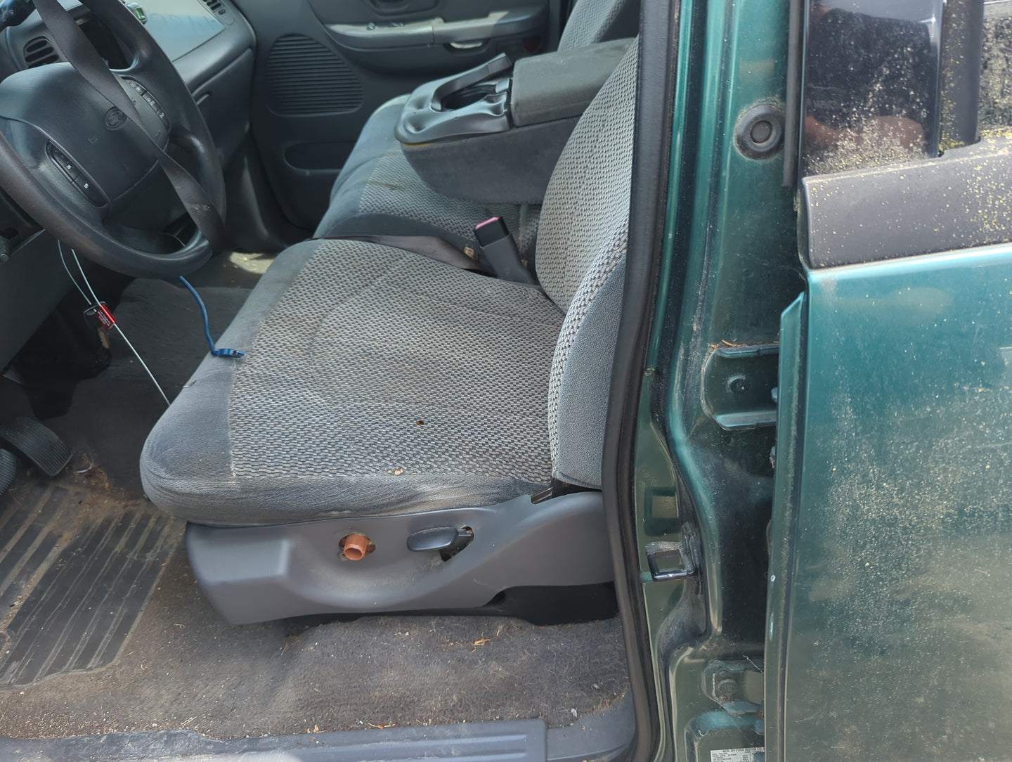 2000-2001 Ford F-150 Driver Front Seat Oem - Oemusedautoparts1.com