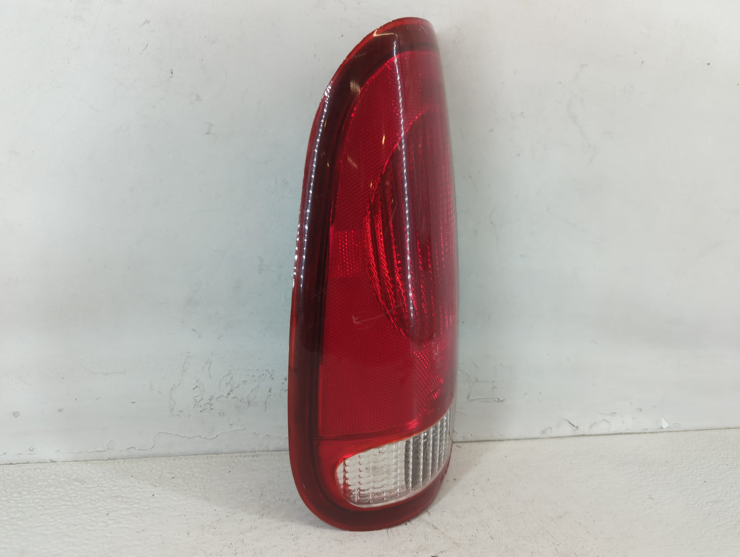 2001-2004 Ford F-150 Tail Light Assembly Driver Left OEM P/N:KS-FR263 Fits Fits 2001 2002 2003 2004 OEM Used Auto Parts - Oe