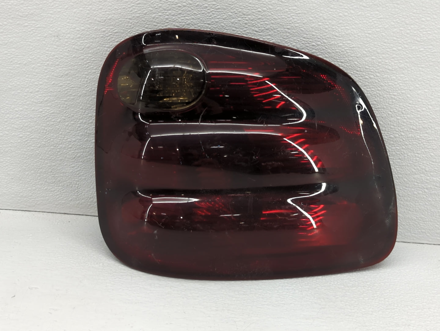 2000-2004 Ford F-150 Tail Light Assembly Passenger Right OEM P/N:F17B-13411-EB Fits Fits 2000 2001 2002 2003 2004 OEM Used A