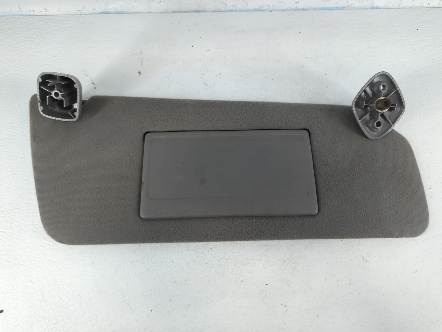 2000-2002 Ford F-150 Sun Visor Shade Replacement Passenger Right Mirror Fits Fits 2000 2001 2002 OEM Used Auto Parts - Oemus