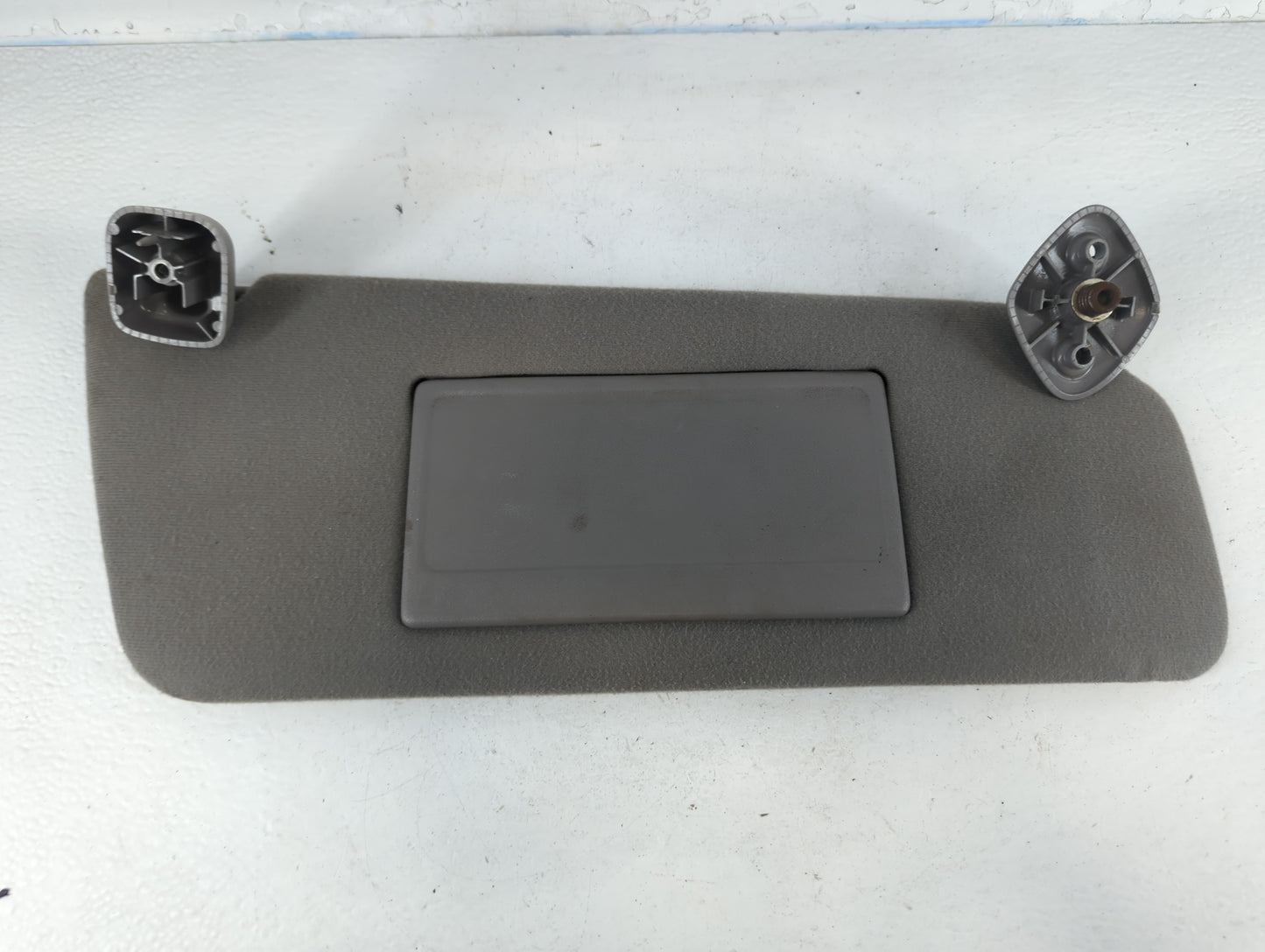 2000-2002 Ford F-150 Sun Visor Shade Replacement Passenger Right Mirror Fits Fits 2000 2001 2002 OEM Used Auto Parts - Oemus
