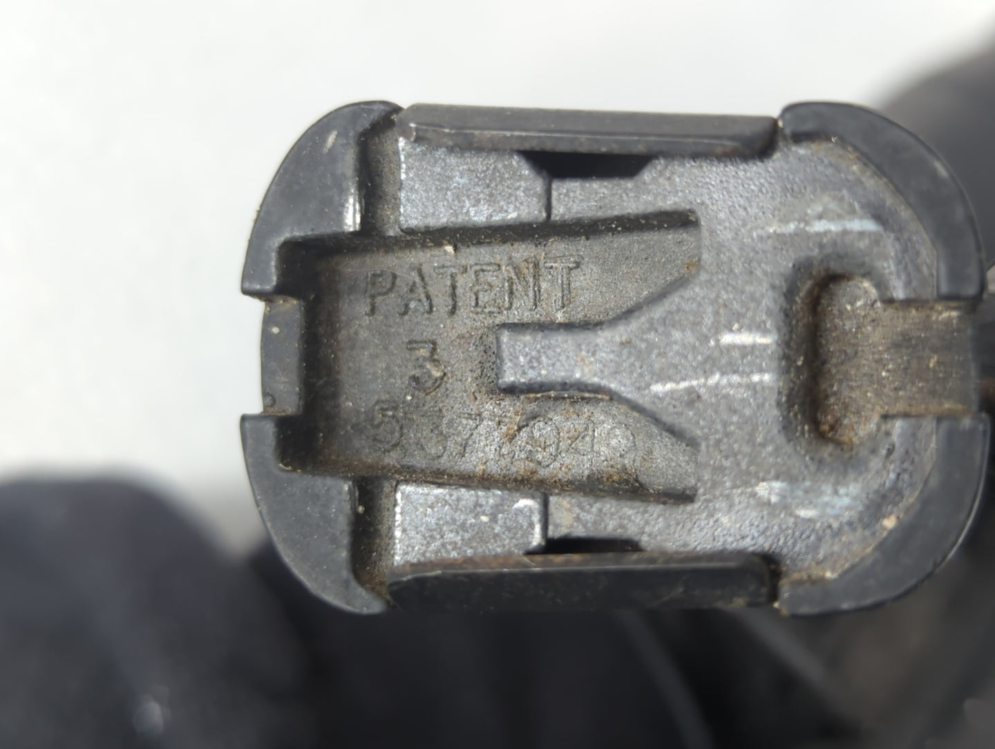 2000-2007 Ford F-150 Interior Rear View Mirror Replacement OEM P/N:5377949 Fits OEM Used Auto Parts - Oemusedautoparts1.com