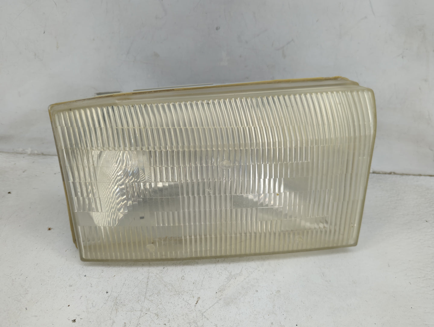 Ford F-250 Passenger Right Oem Head Light Headlight Lamp 1465550 - Oemusedautoparts1.com