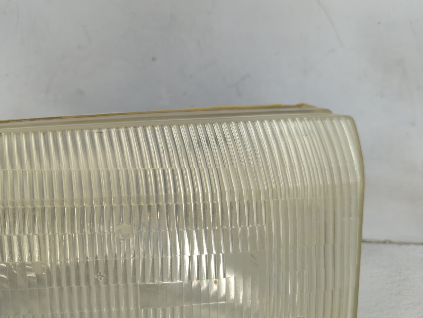Ford F-250 Passenger Right Oem Head Light Headlight Lamp 1465550 - Oemusedautoparts1.com