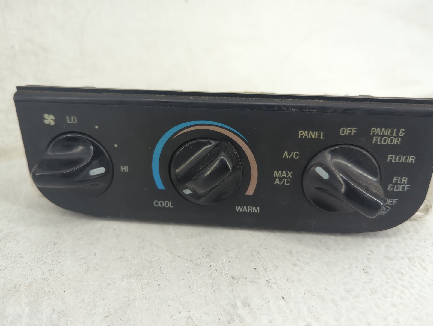 2001 Ford F150 Climate Control Module Temperature AC/Heater Replacement P/N:YL3H-19E764-A 779369807 Fits OEM Used Auto Parts