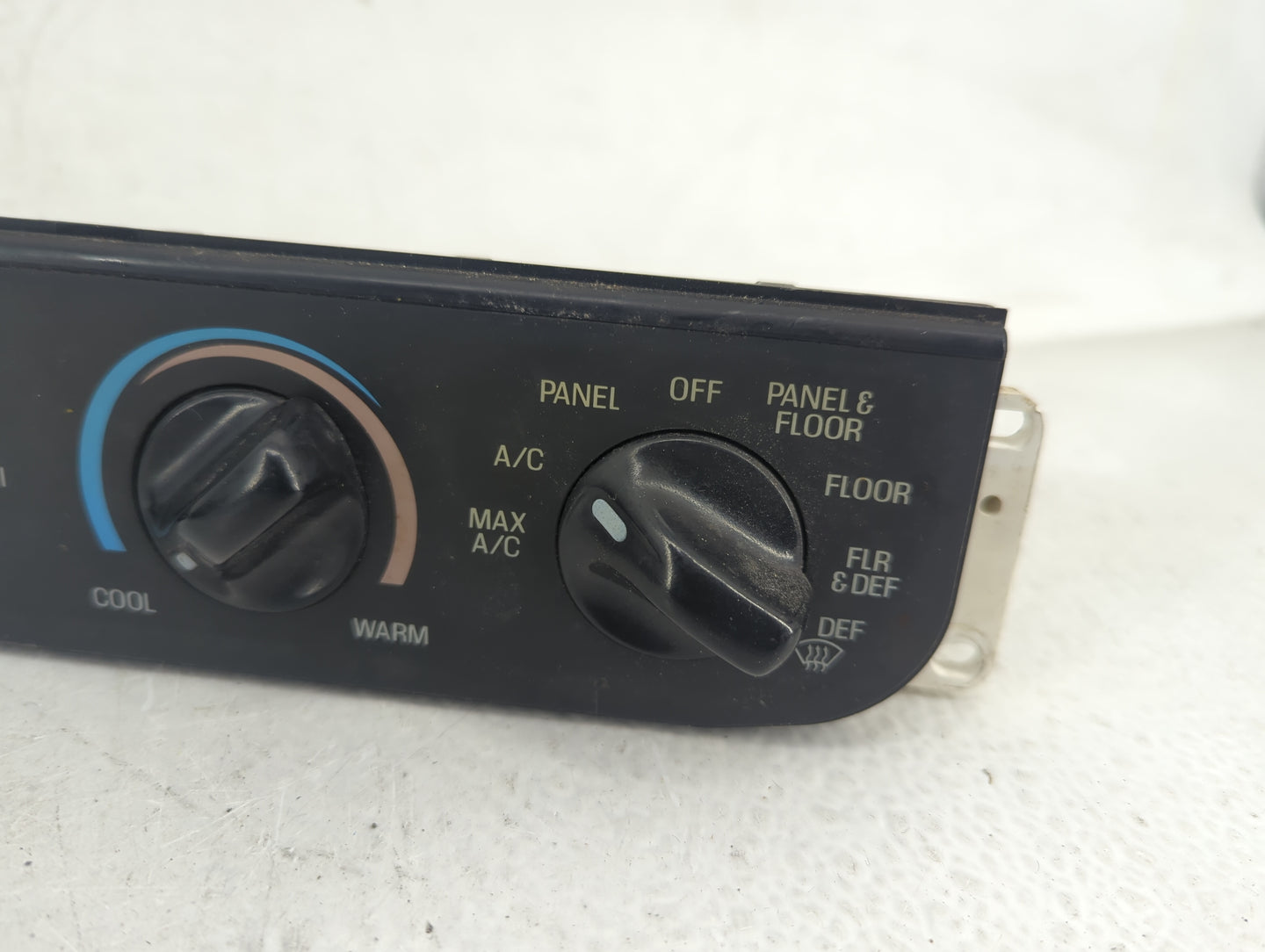 2001 Ford F150 Climate Control Module Temperature AC/Heater Replacement P/N:YL3H-19E764-A 779369807 Fits OEM Used Auto Parts