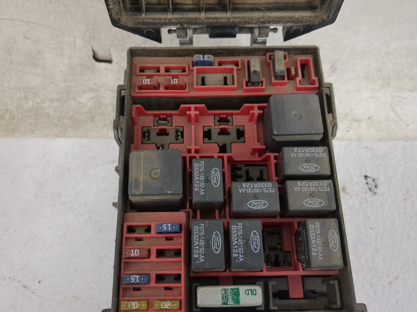2001 Ford F150 Fusebox Fuse Box Panel Relay Module P/N:XL34-14A003-AC F57B-14B192-AA, F57B-14B192-AA Fits Fits 2000 2002 200