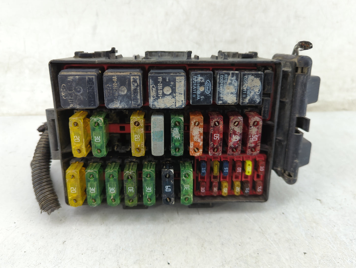 2001 Ford F350sd Fusebox Fuse Box Panel Relay Module P/N:F5TB-14B192-AA F5TB-14A067-AA Fits Fits 2000 2002 2003 2004 OEM Use