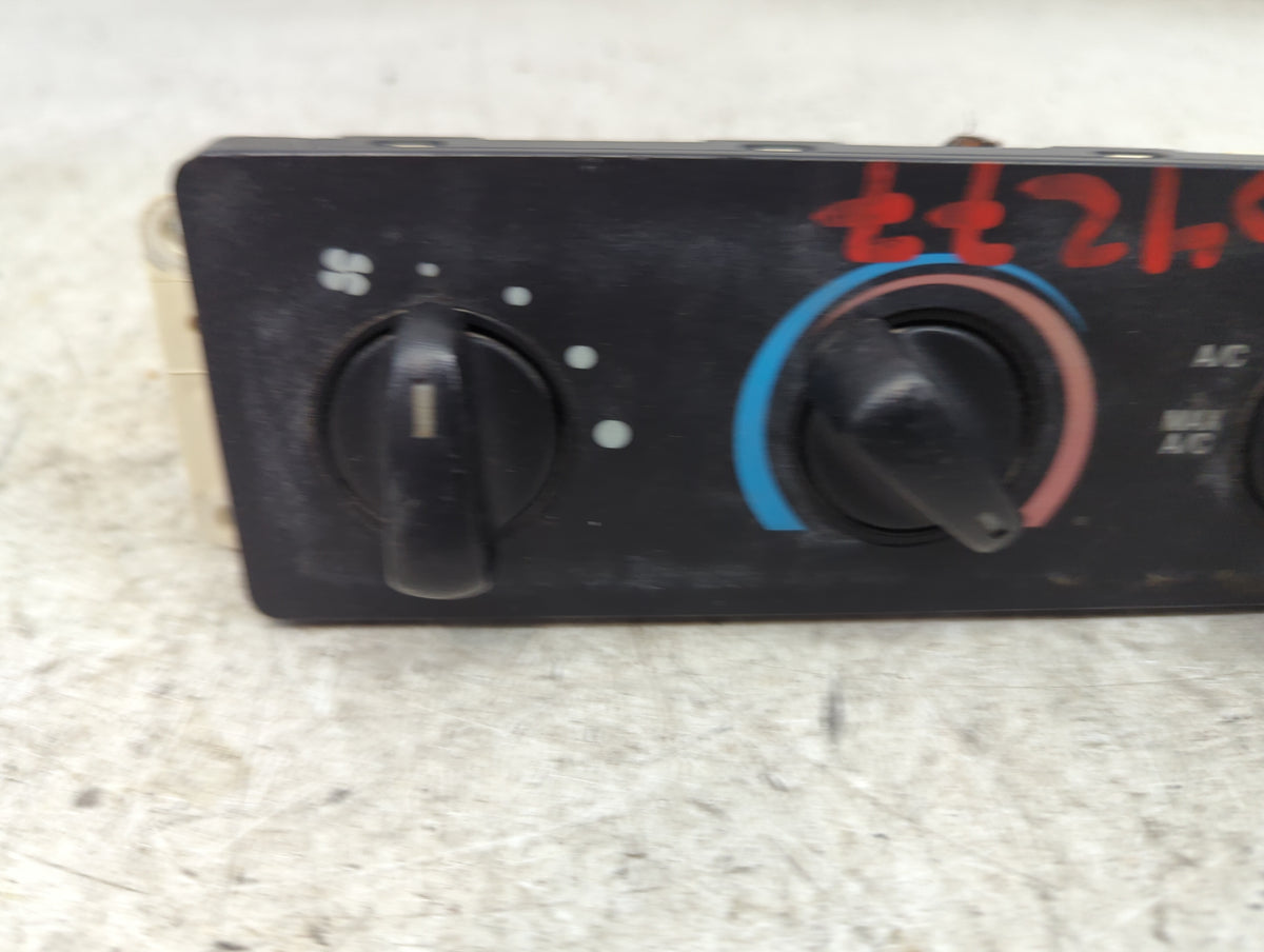2001 Ford F350sd Climate Control Module Temperature AC/Heater Replacement Fits OEM Used Auto Parts - Oemusedautoparts1.com