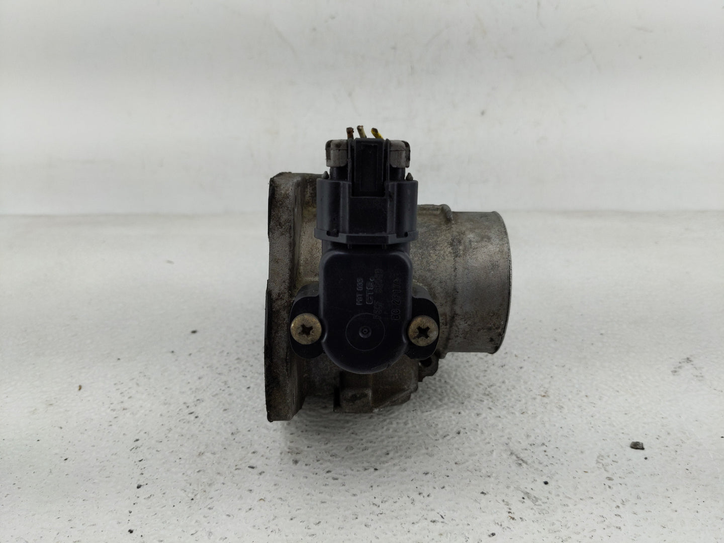 2000-2004 Ford Focus Throttle Body P/N:YS4U-AD YS4U-AE Fits Fits 2000 2001 2002 2003 2004 OEM Used Auto Parts - Oemusedautop