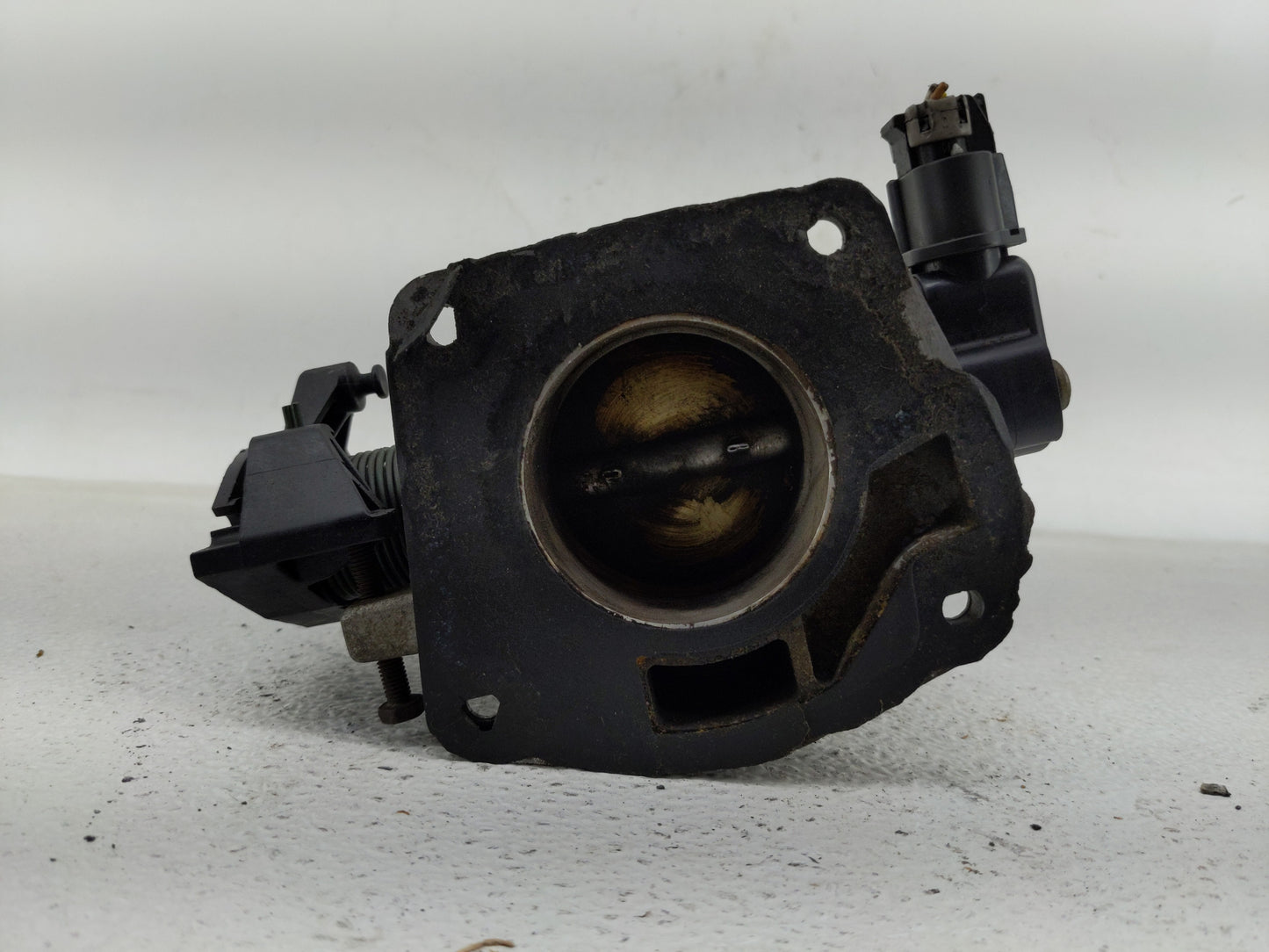 2000-2004 Ford Focus Throttle Body P/N:YS4U-AD YS4U-AE Fits Fits 2000 2001 2002 2003 2004 OEM Used Auto Parts - Oemusedautop