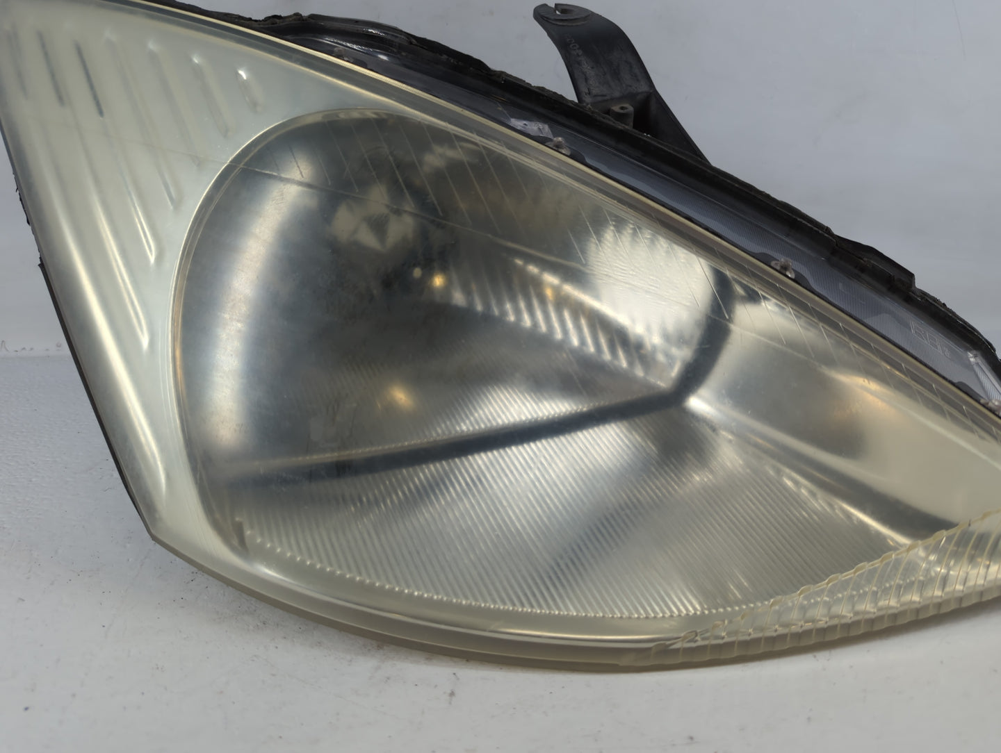 2000-2002 Ford Focus Passenger Right Oem Head Light Headlight Lamp - Oemusedautoparts1.com