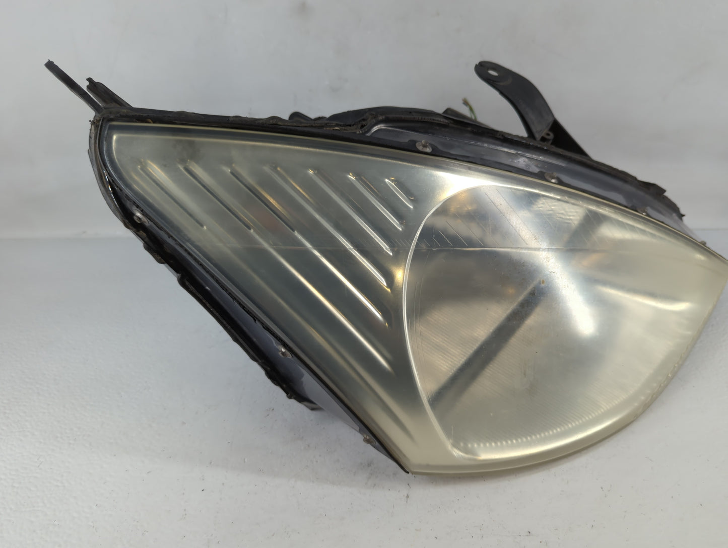 2000-2002 Ford Focus Passenger Right Oem Head Light Headlight Lamp - Oemusedautoparts1.com