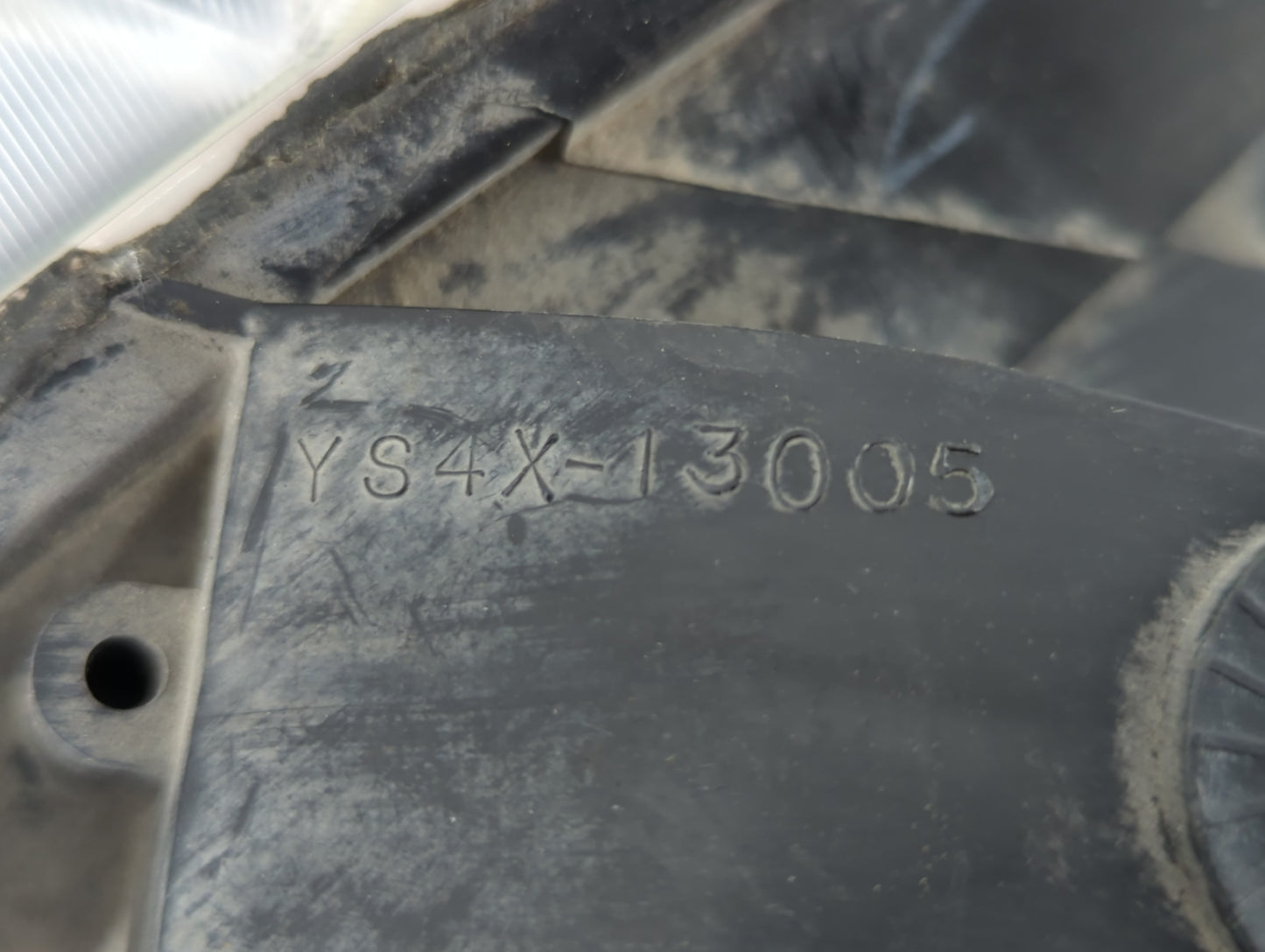 2000-2002 Ford Focus Passenger Right Oem Head Light Headlight Lamp - Oemusedautoparts1.com