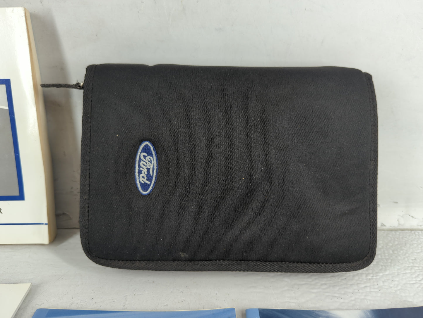 2001 Ford Focus Owners Manual Book Guide P/N:1S4J-19A321-BB OEM Used Auto Parts - Oemusedautoparts1.com
