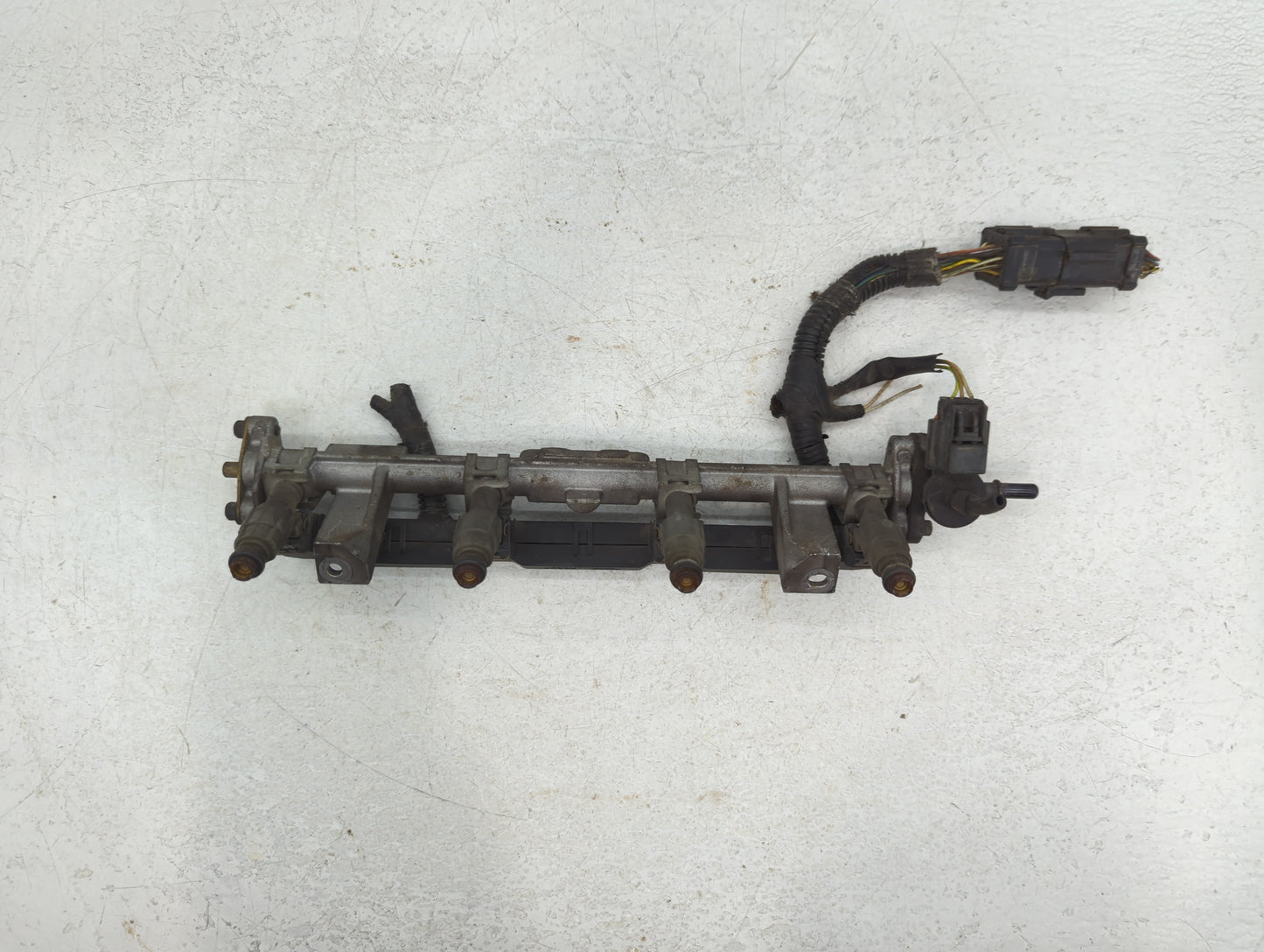 2001 Ford Focus Fuel Injectors P/N:9D280 Fits OEM Used Auto Parts - Oemusedautoparts1.com