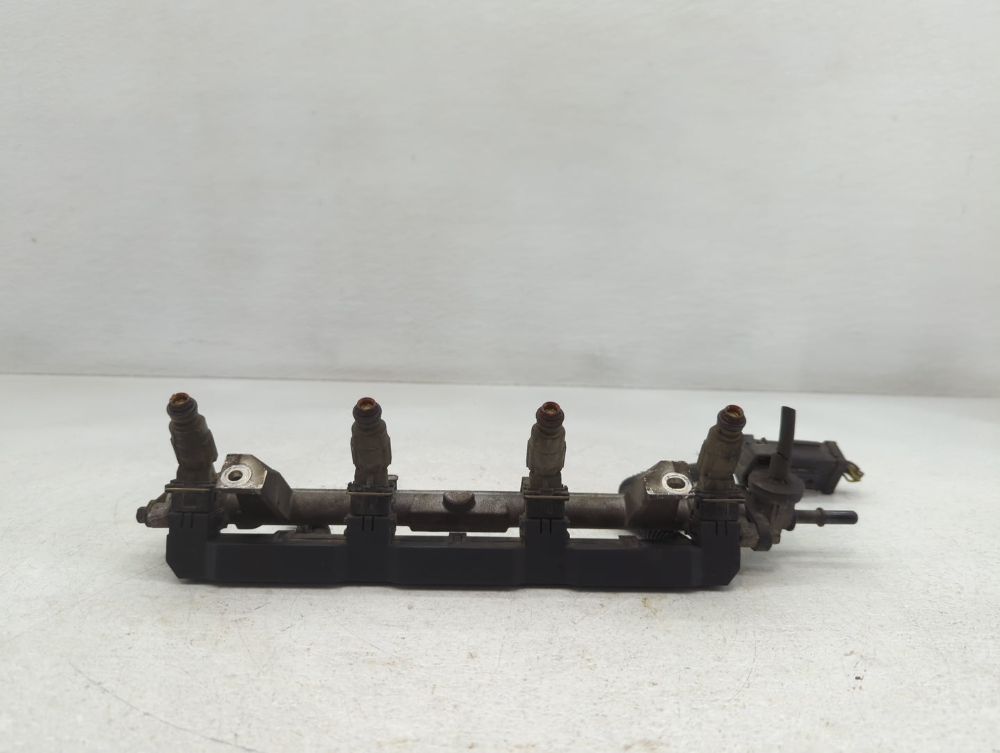 2001 Ford Focus Fuel Injectors P/N:9D280 Fits OEM Used Auto Parts - Oemusedautoparts1.com