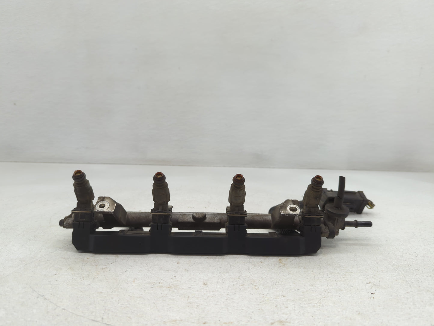 2001 Ford Focus Fuel Injectors P/N:9D280 Fits OEM Used Auto Parts - Oemusedautoparts1.com