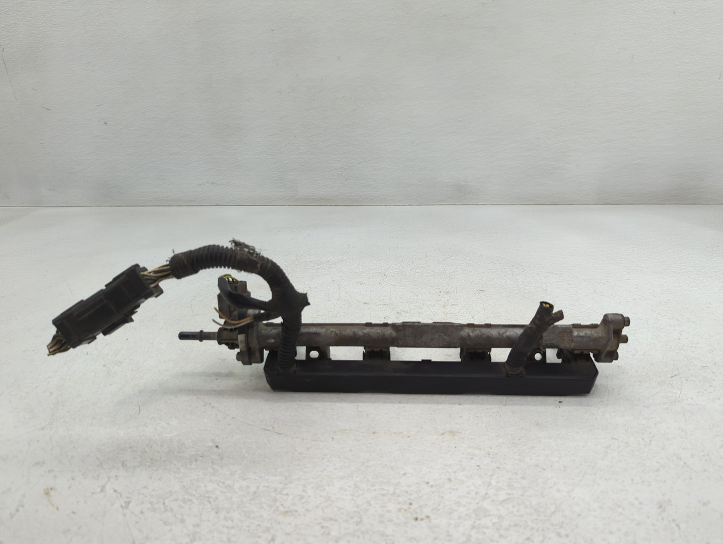 2001 Ford Focus Fuel Injectors P/N:9D280 Fits OEM Used Auto Parts - Oemusedautoparts1.com