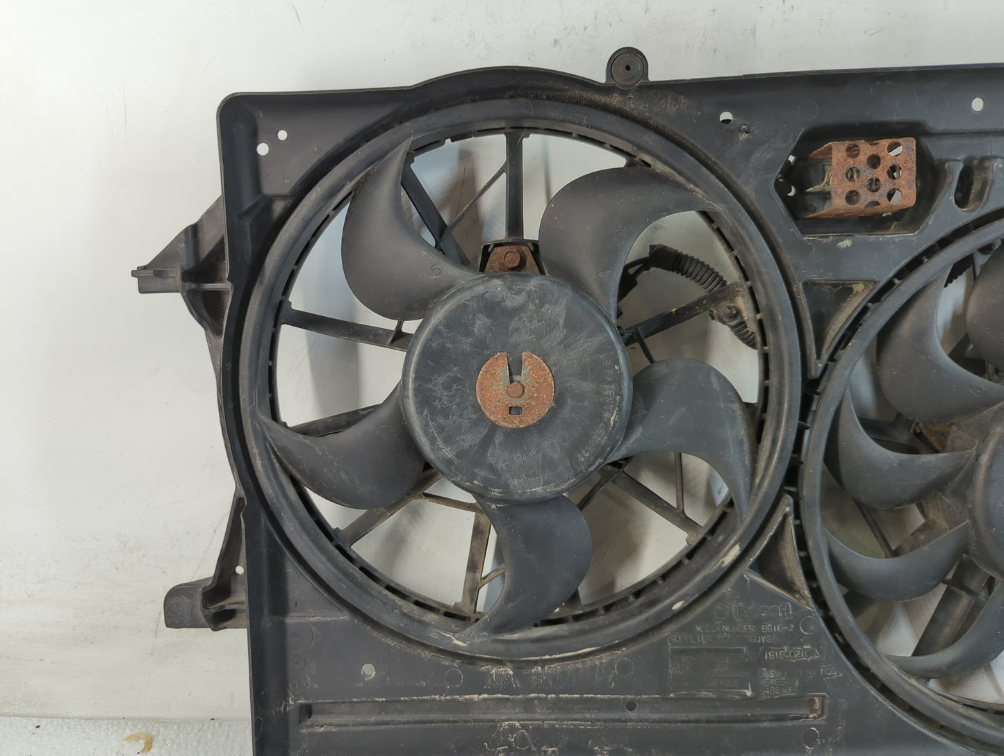 2000-2002 Ford Focus Left Radiator Fan Motor Assembly - Oemusedautoparts1.com