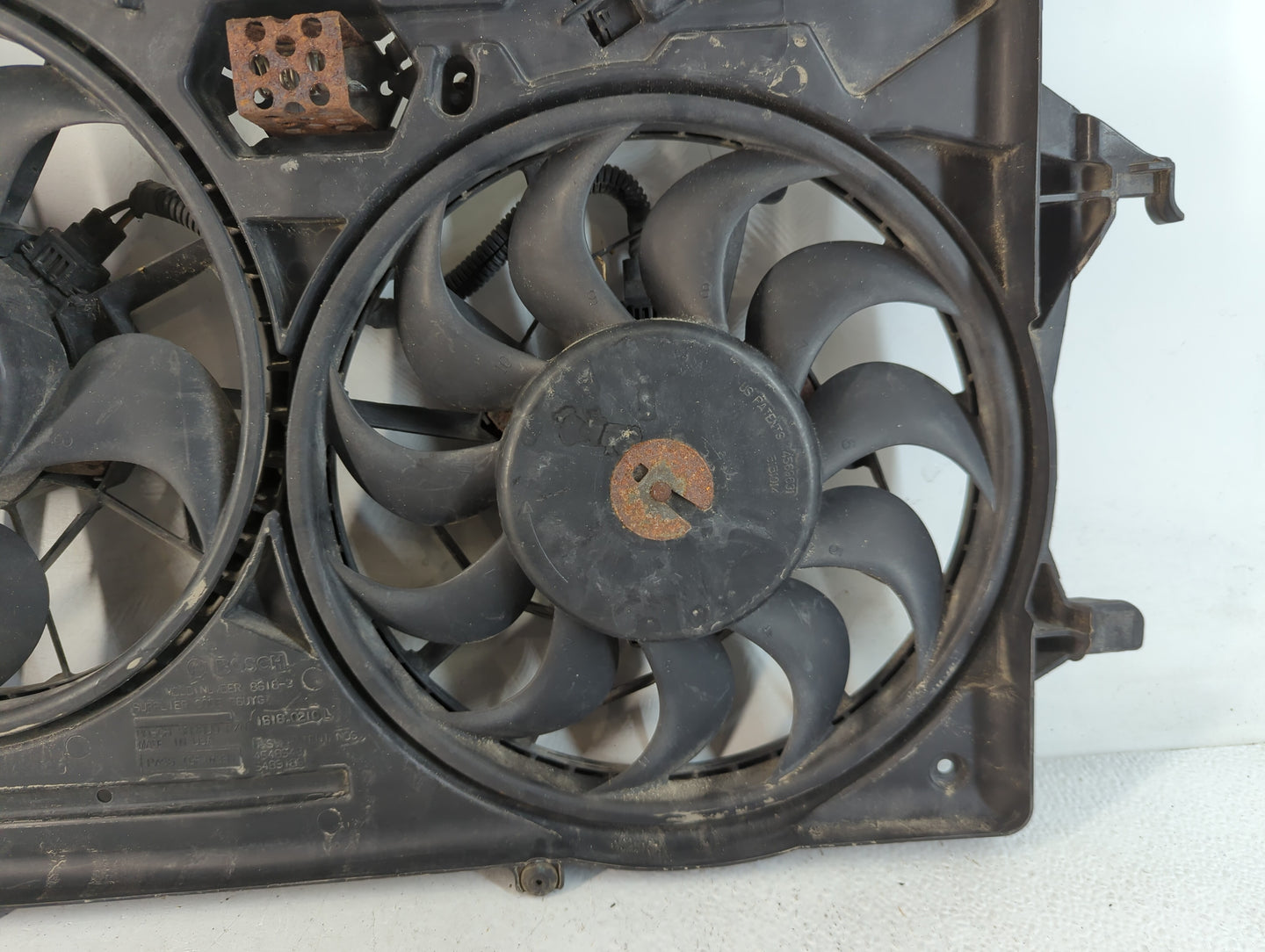 2000-2002 Ford Focus Left Radiator Fan Motor Assembly - Oemusedautoparts1.com