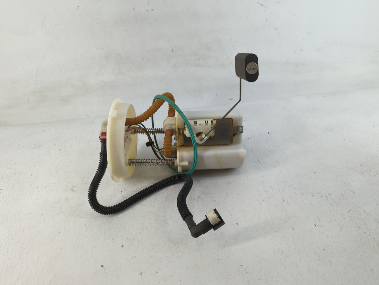 2000-2001 Ford Focus Electrical Gas Fuel Pump Assembly - Oemusedautoparts1.com