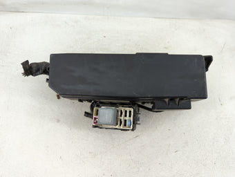 compare product 2001 Ford Maverick Fusebox Fuse Box Panel Relay Module P/N:90293 Fits OEM Used Auto Parts
