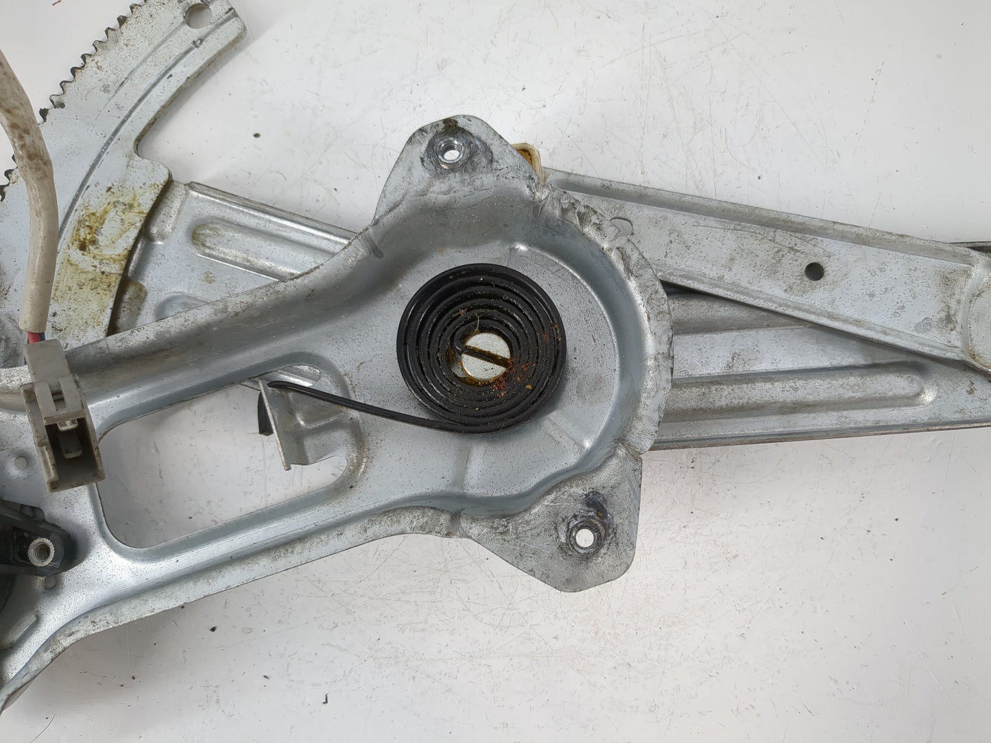 1996-2004 Ford Mustang Driver Front Left Power Window Motor - Oemusedautoparts1.com