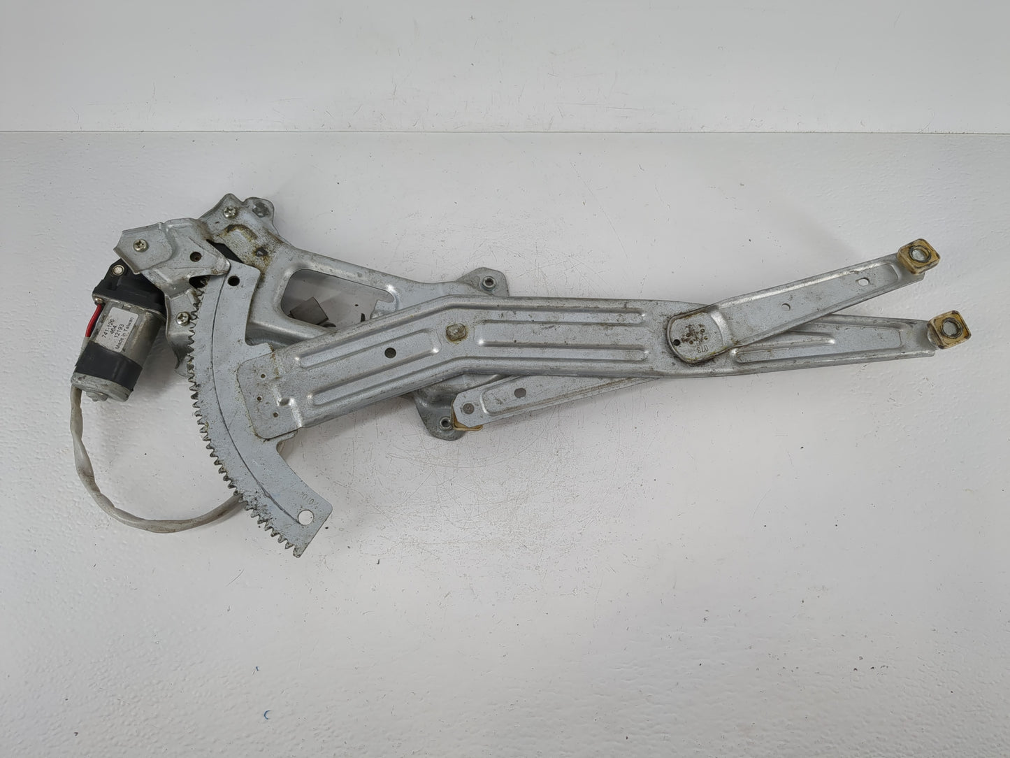 1996-2004 Ford Mustang Driver Front Left Power Window Motor - Oemusedautoparts1.com