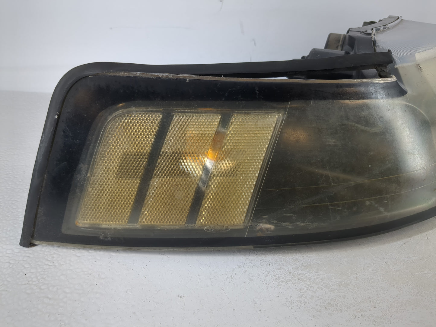 2001-2004 Ford Mustang Passenger Right Oem Head Light Headlight Lamp - Oemusedautoparts1.com