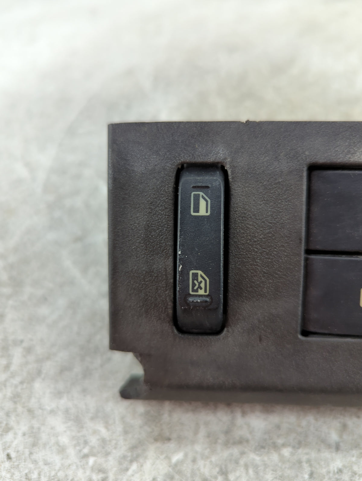 2001 Ford Mustang Master Power Window Switch Replacement Driver Side Left P/N:7E9T-14B678-AA3J A2881 Fits OEM Used Auto Part