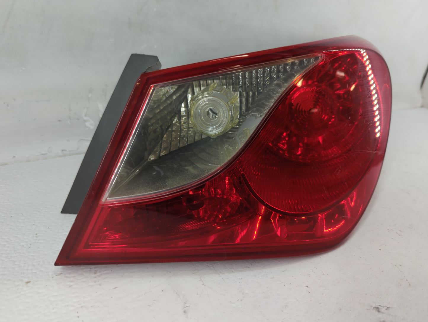 1999-2001 Ford Mustang Tail Light Assembly Passenger Right OEM P/N:92402-3Q Fits Fits 1999 2001 OEM Used Auto Parts - Oemuse