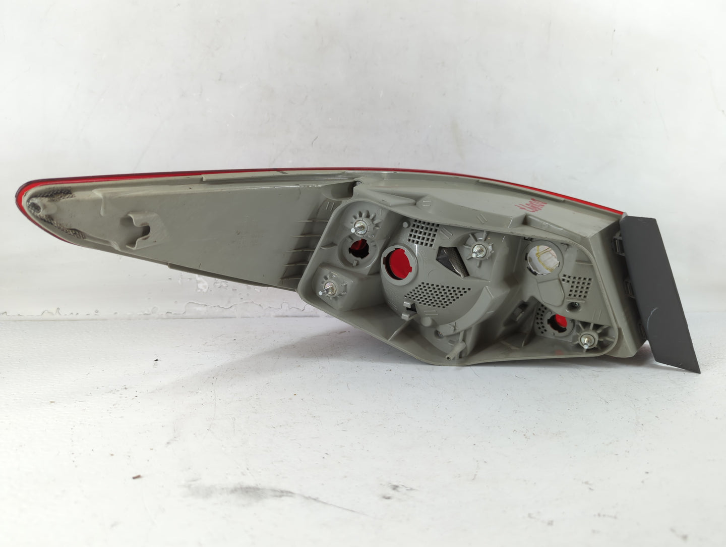 1999-2001 Ford Mustang Tail Light Assembly Passenger Right OEM P/N:92402-3Q Fits Fits 1999 2001 OEM Used Auto Parts - Oemuse