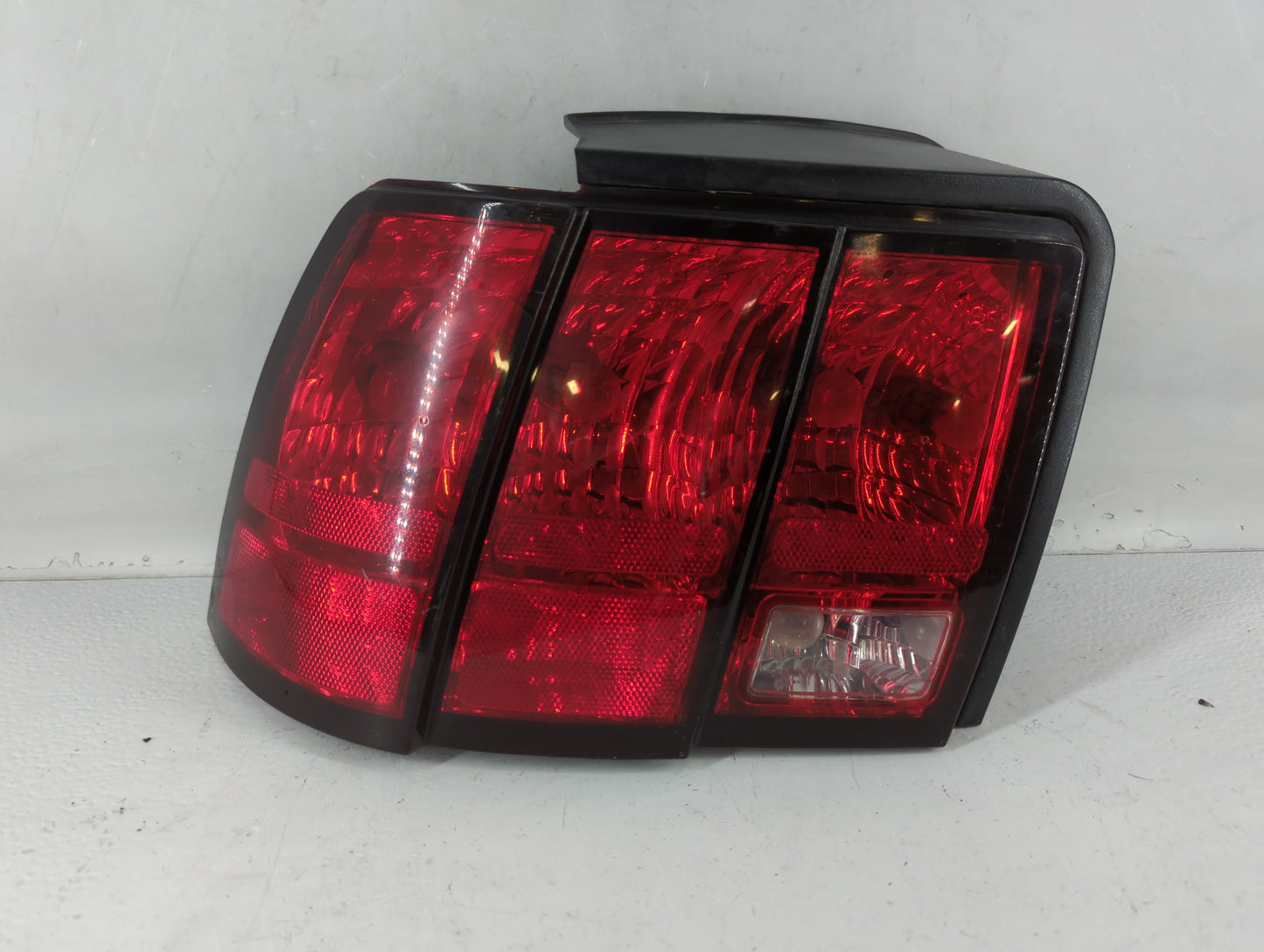 1999-2001 Ford Mustang Tail Light Assembly Passenger Right OEM P/N:13410AB Fits Fits 1999 2001 OEM Used Auto Parts - Oemused