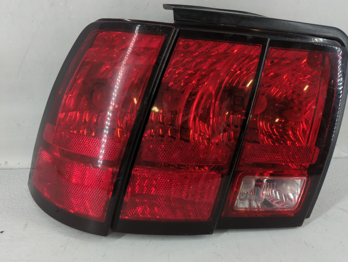 1999-2001 Ford Mustang Tail Light Assembly Passenger Right OEM P/N:13410AB Fits Fits 1999 2001 OEM Used Auto Parts - Oemused
