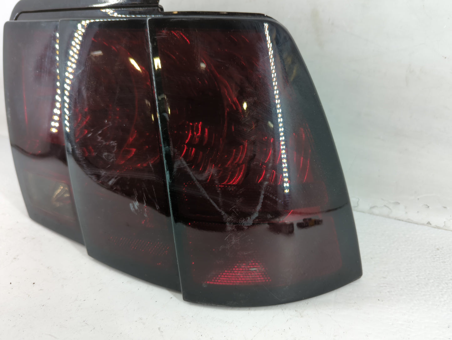 1999-2001 Ford Mustang Tail Light Assembly Driver Left OEM P/N:B129E AB Fits Fits 1999 2001 OEM Used Auto Parts - Oemusedaut