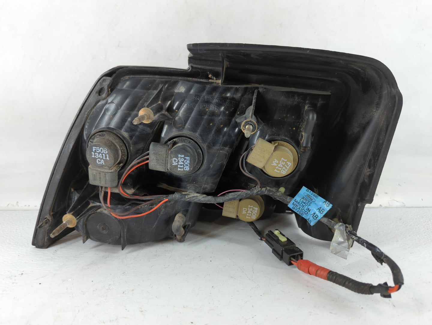 1999-2001 Ford Mustang Tail Light Assembly Driver Left OEM P/N:B129E AB Fits Fits 1999 2001 OEM Used Auto Parts - Oemusedaut