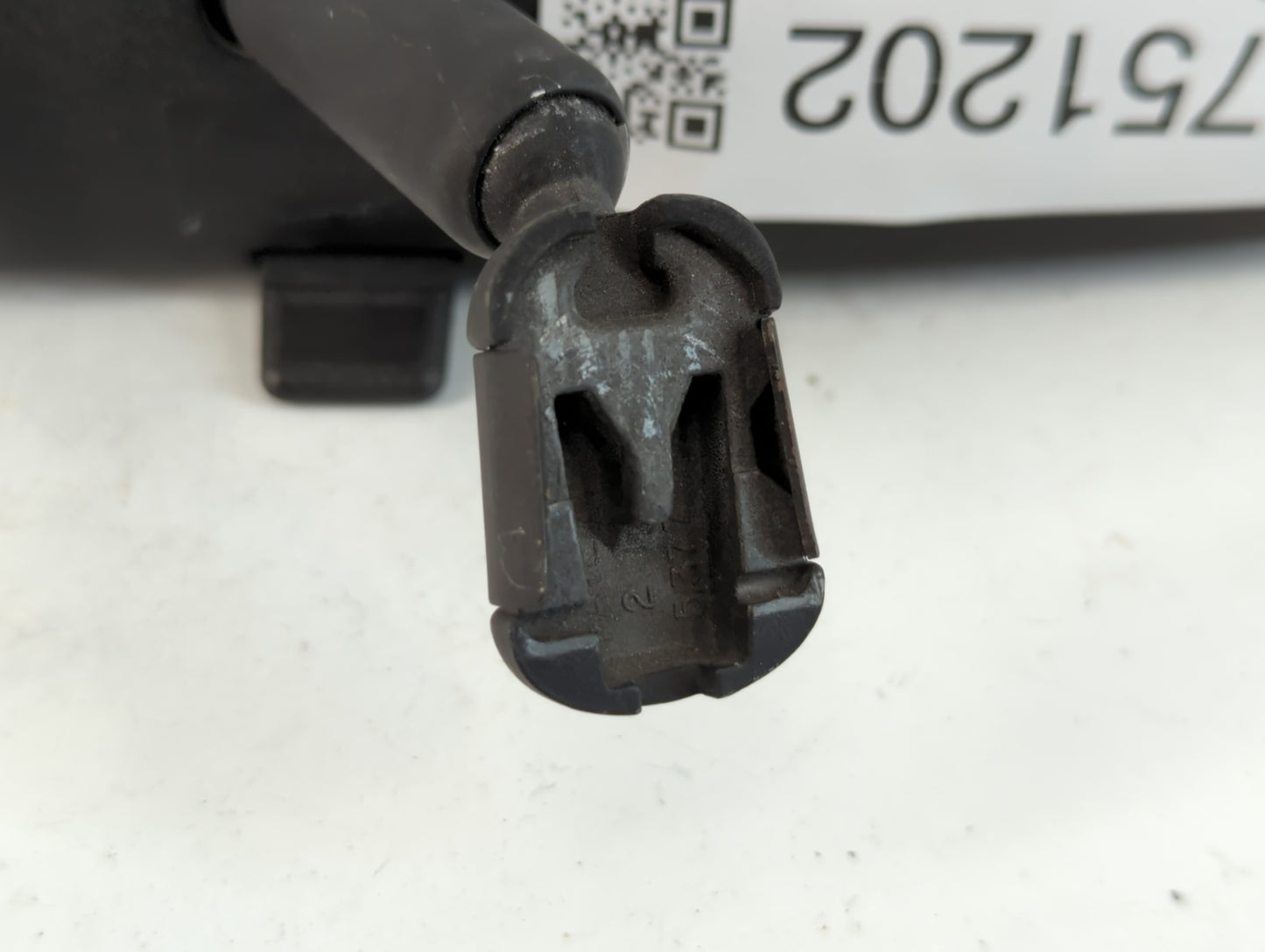 2001 Ford Mustang Interior Rear View Mirror Replacement OEM P/N:E8011083 Fits OEM Used Auto Parts - Oemusedautoparts1.com