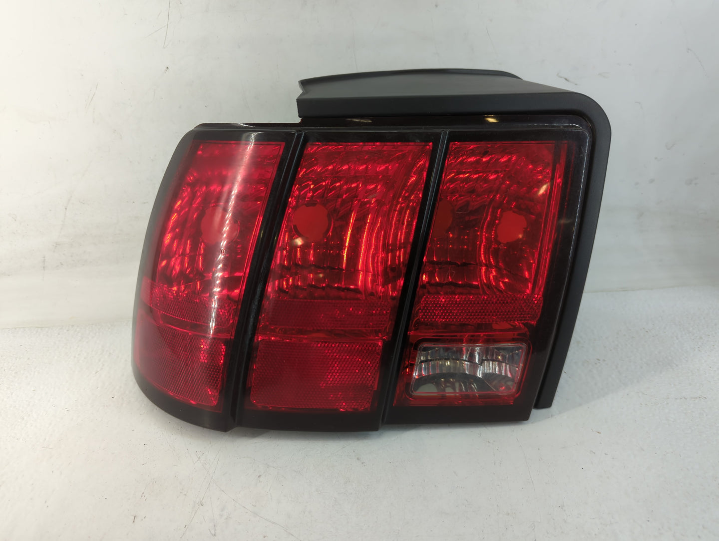 1999-2004 Ford Mustang Rear Center Lid Brake Light Tail Light Fits Fits 1999 2000 2001 2002 2003 2004 OEM Used Auto Parts - 