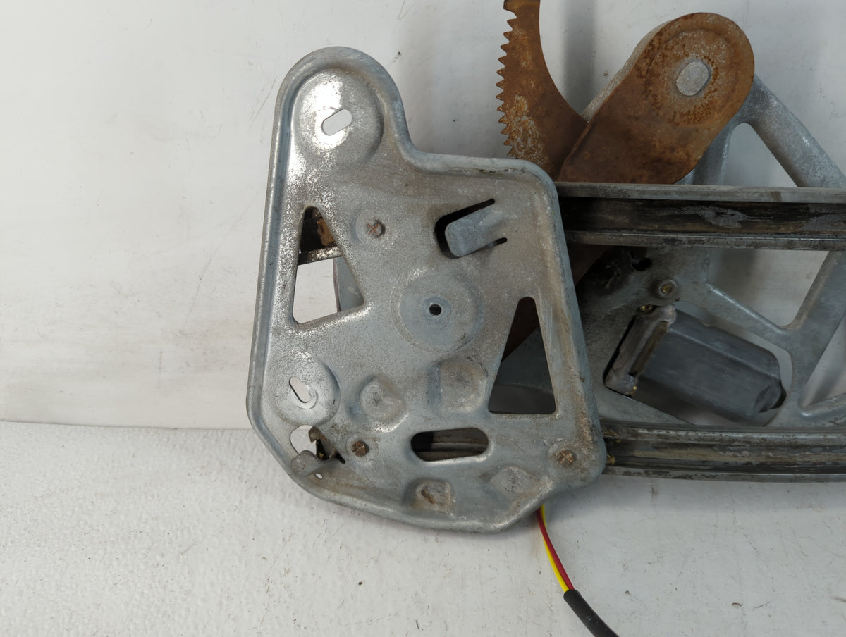 2001 Ford Mustang Driver Quarter Glass Regulator Oem - Oemusedautoparts1.com