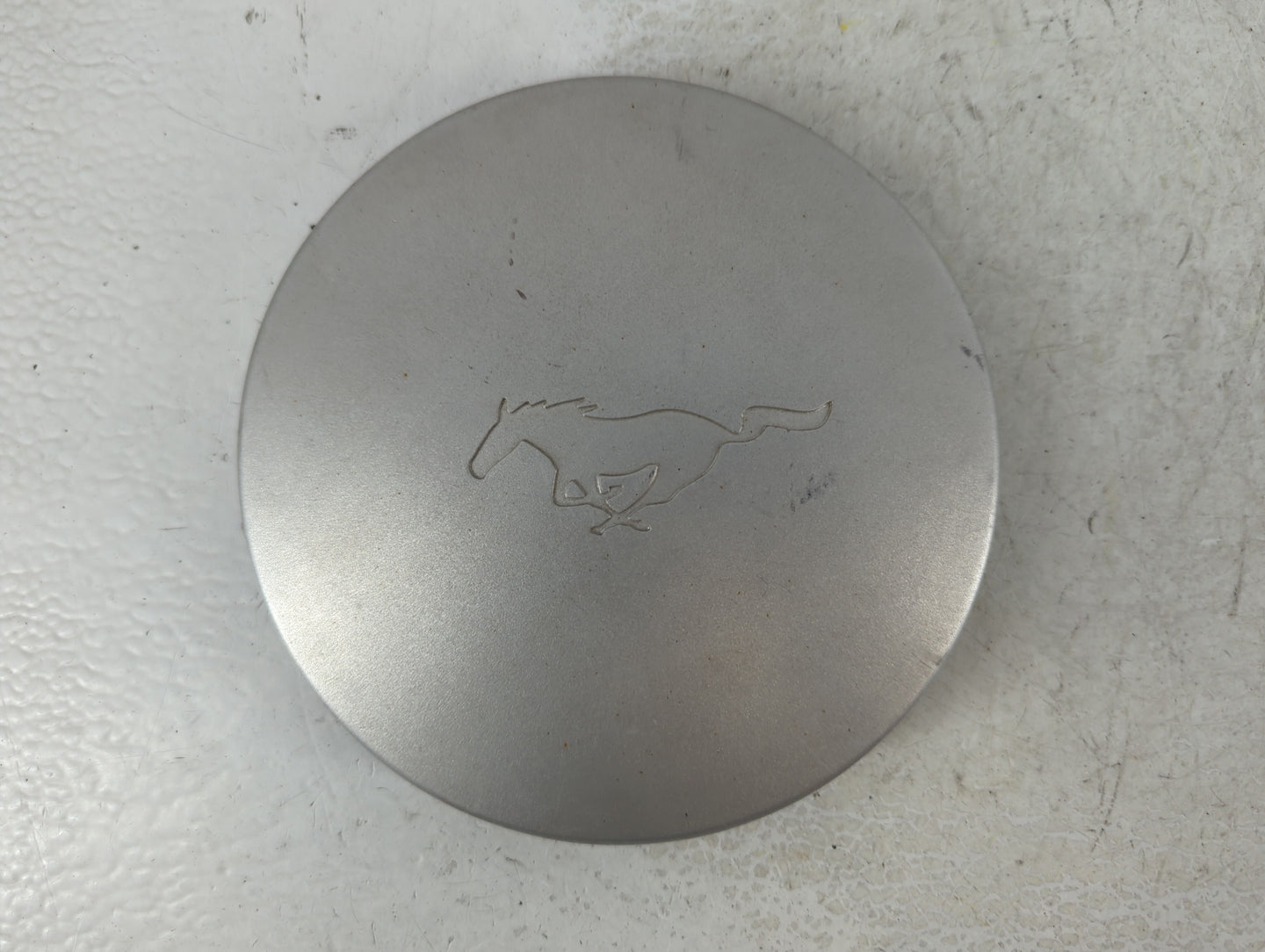 2001 Ford Mustang Center Cap Oem - Oemusedautoparts1.com