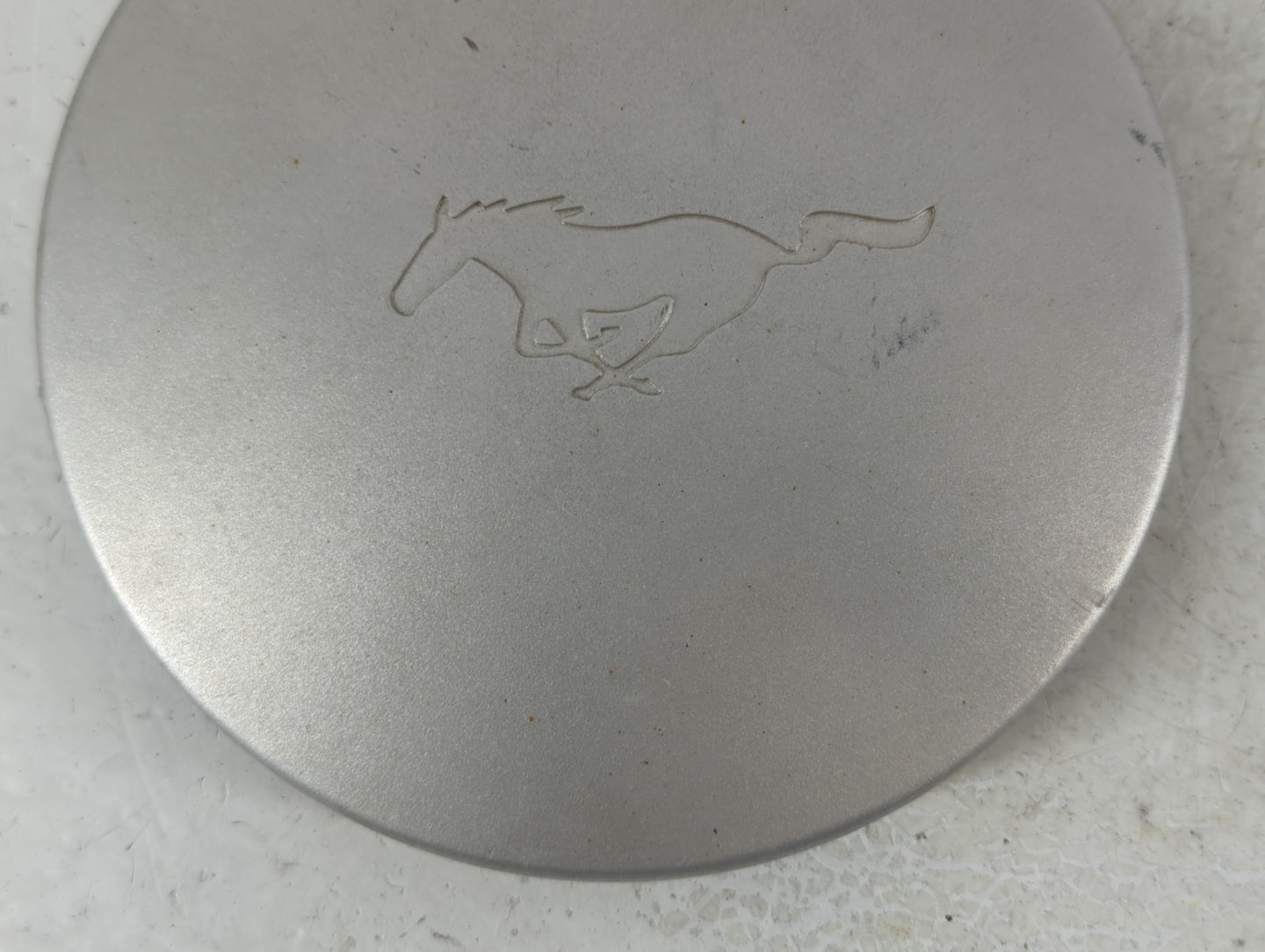 2001 Ford Mustang Center Cap Oem - Oemusedautoparts1.com