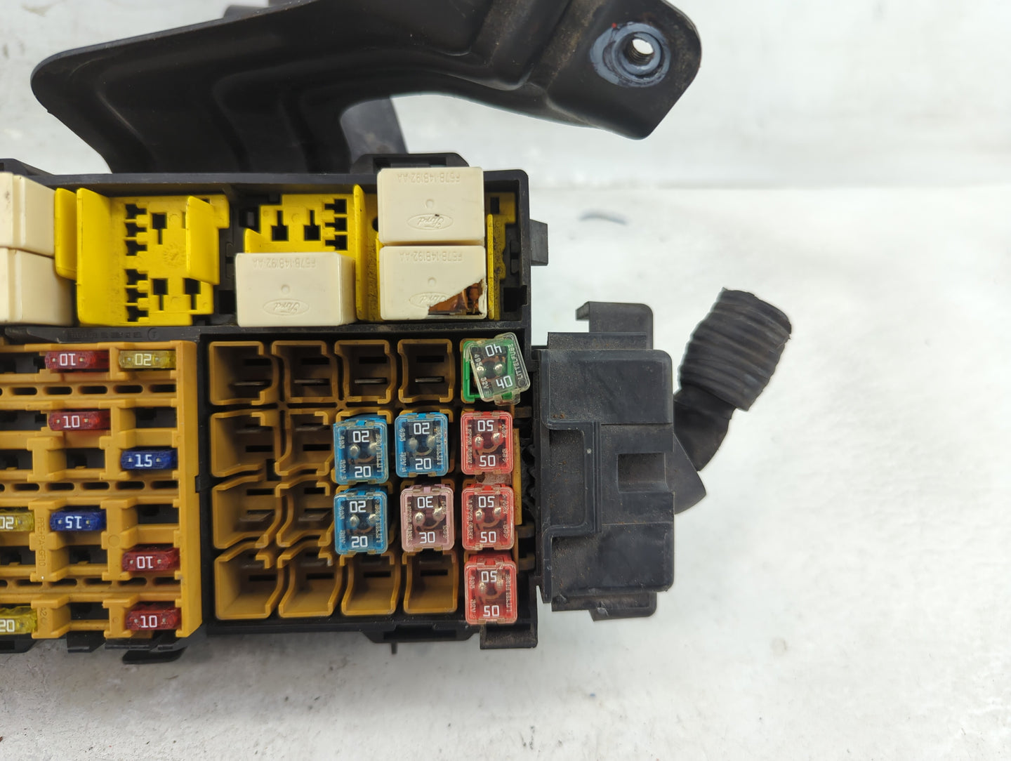 2000-2003 Ford Ranger Fusebox Fuse Box Panel Relay Module Fits Fits 2000 2001 2002 2003 OEM Used Auto Parts - Oemusedautopar