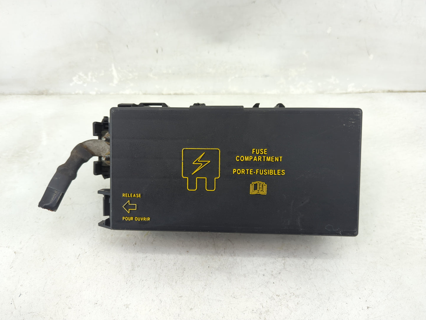 2000-2003 Ford Ranger Fusebox Fuse Box Panel Relay Module P/N:1L5T-14A075-AB UTA90188 Fits Fits 2000 2001 2002 2003 OEM Used