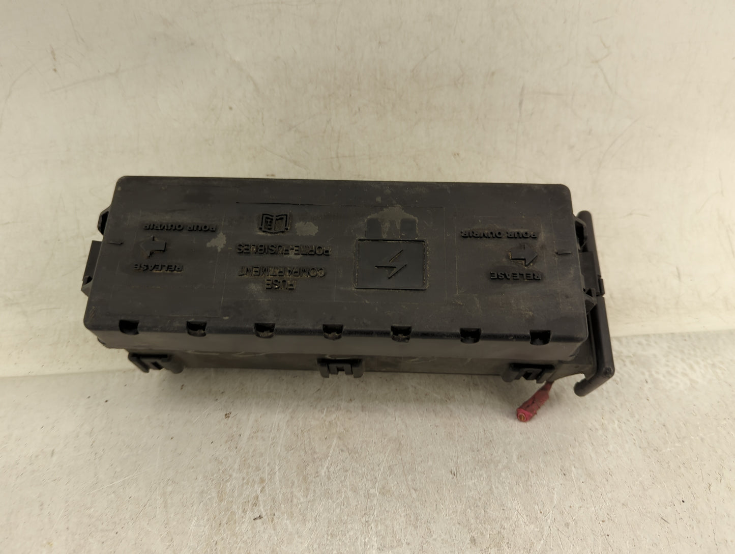 2000-2001 Ford Taurus Fusebox Fuse Box Panel Relay Module Fits Fits 2000 2001 OEM Used Auto Parts - Oemusedautoparts1.com