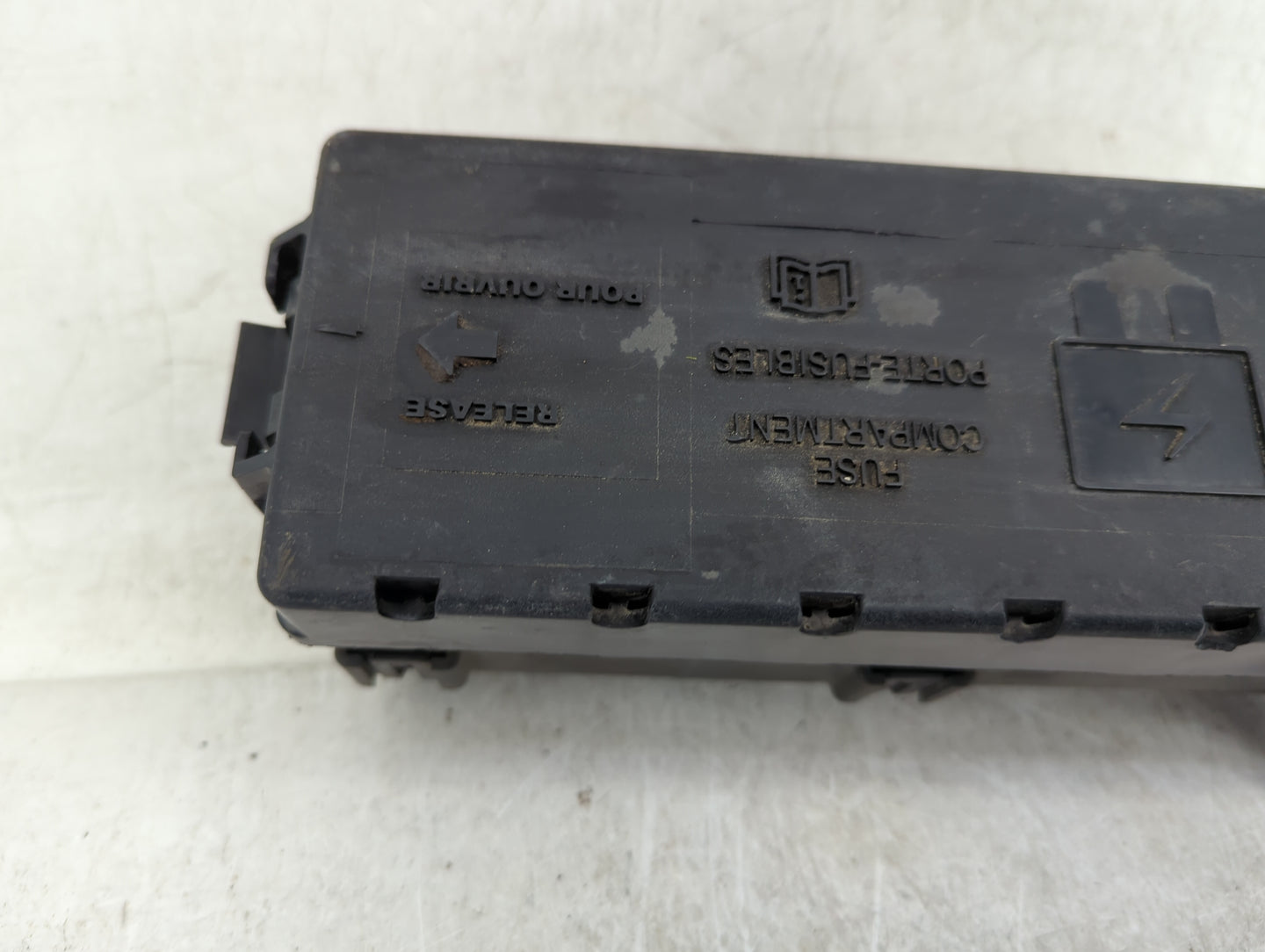 2000-2001 Ford Taurus Fusebox Fuse Box Panel Relay Module Fits Fits 2000 2001 OEM Used Auto Parts - Oemusedautoparts1.com