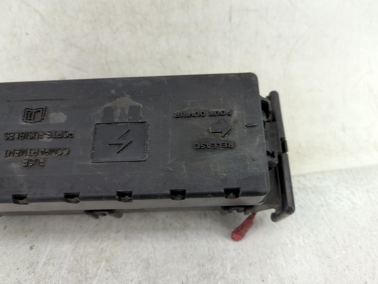 2000-2001 Ford Taurus Fusebox Fuse Box Panel Relay Module Fits Fits 2000 2001 OEM Used Auto Parts - Oemusedautoparts1.com